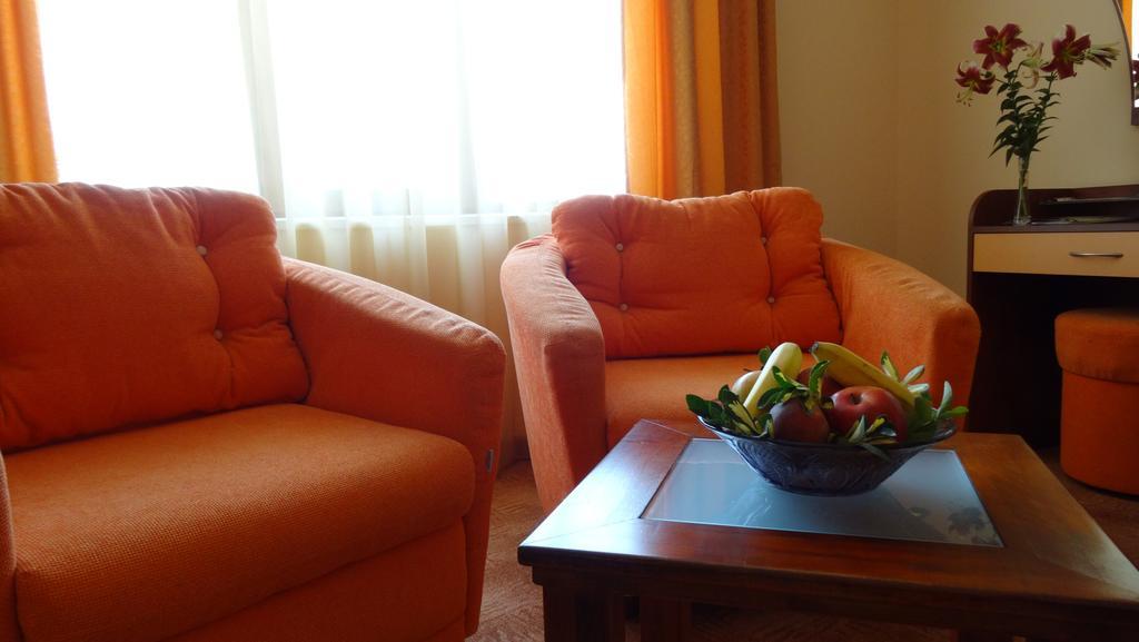 Adamo Hotel فارنا المظهر الخارجي الصورة