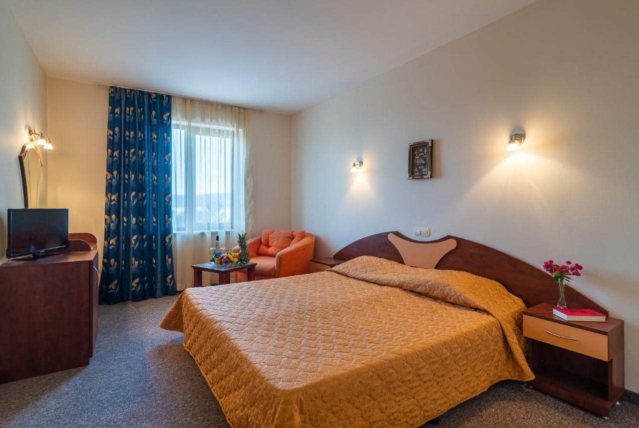 Adamo Hotel فارنا المظهر الخارجي الصورة